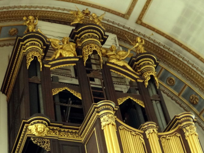 photo of organ case