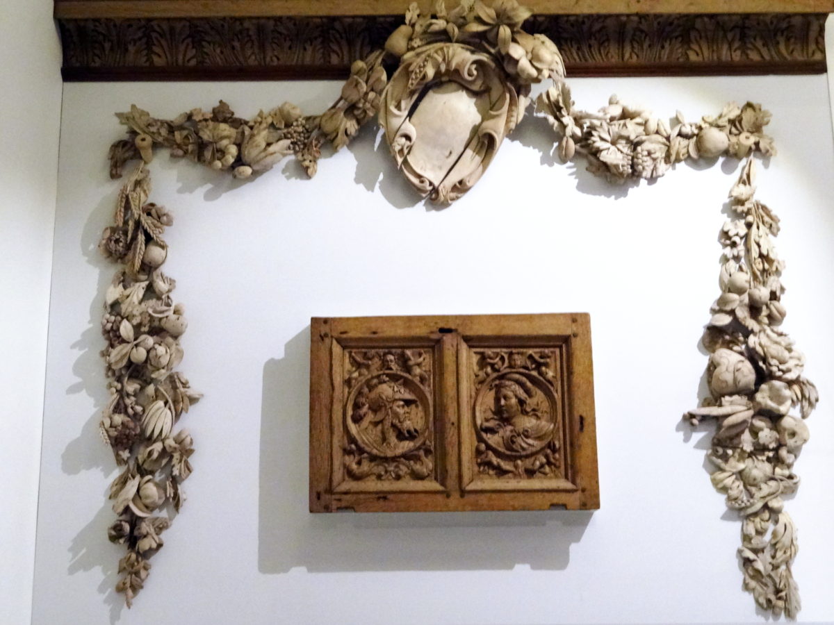 photo of overdoor