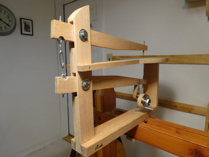 photo of scroll saw from the back