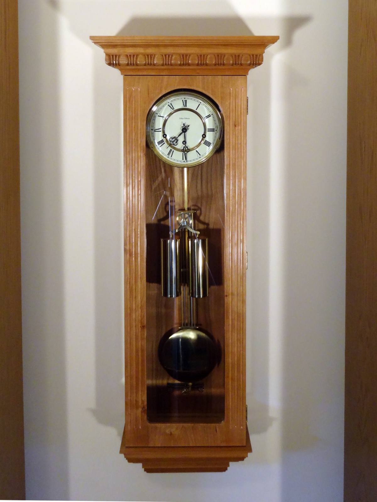 photo of the regulator clock from front