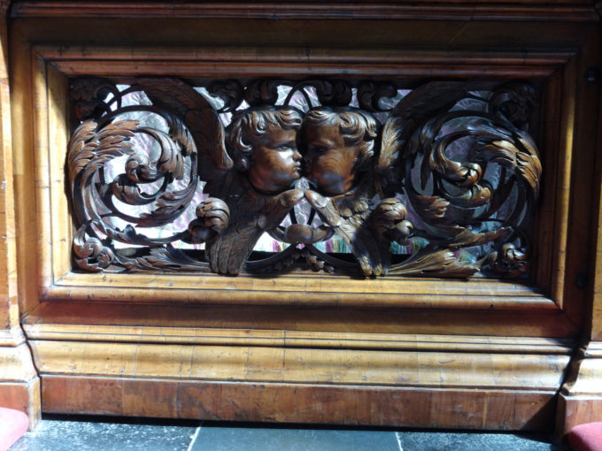 Photo of a panel in the sanctuary railing, one of 5.