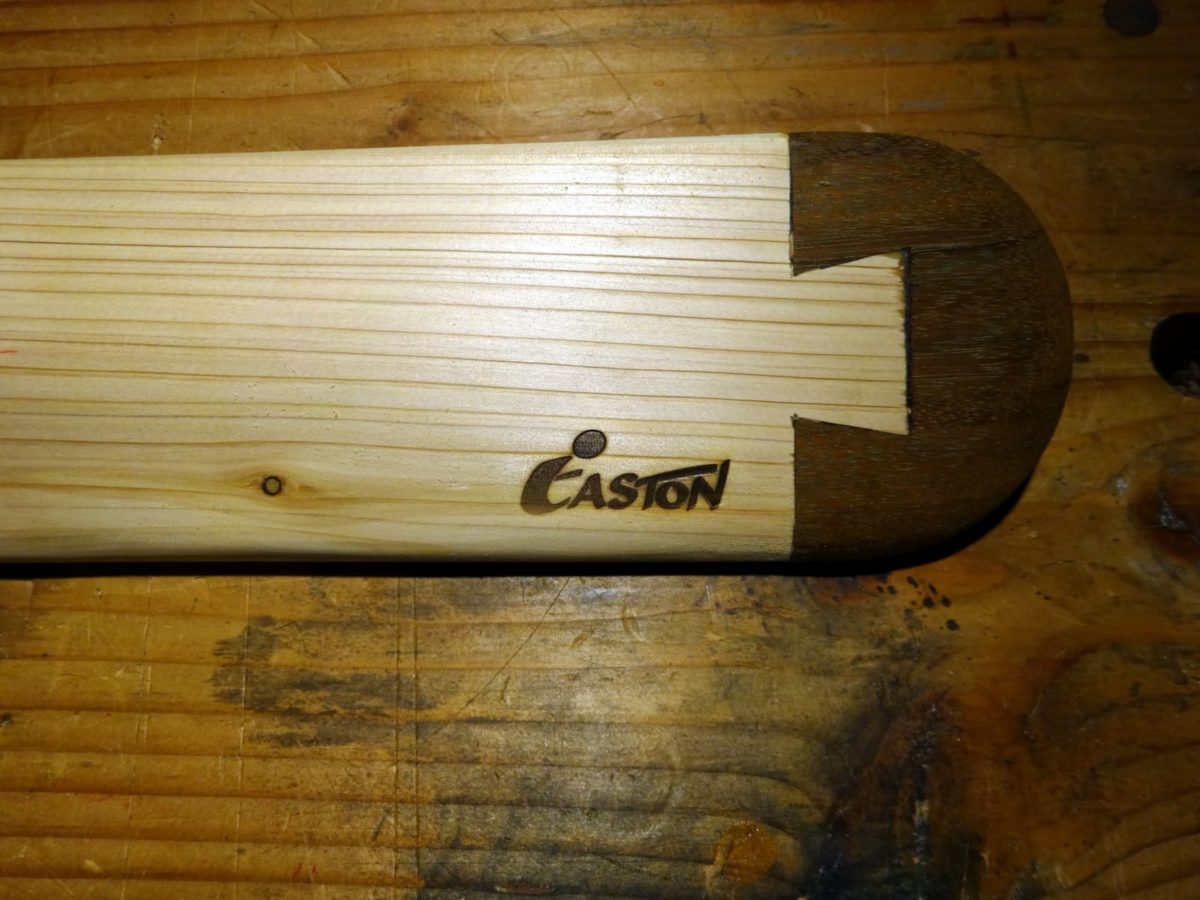 photo of "Easton" branded paddle tip